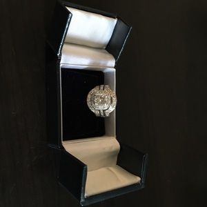 Platinum 4 karat diamond ring set. Size 6.